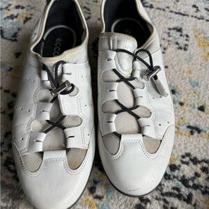 Ecco White Leather Sneakers with Unique Lacing